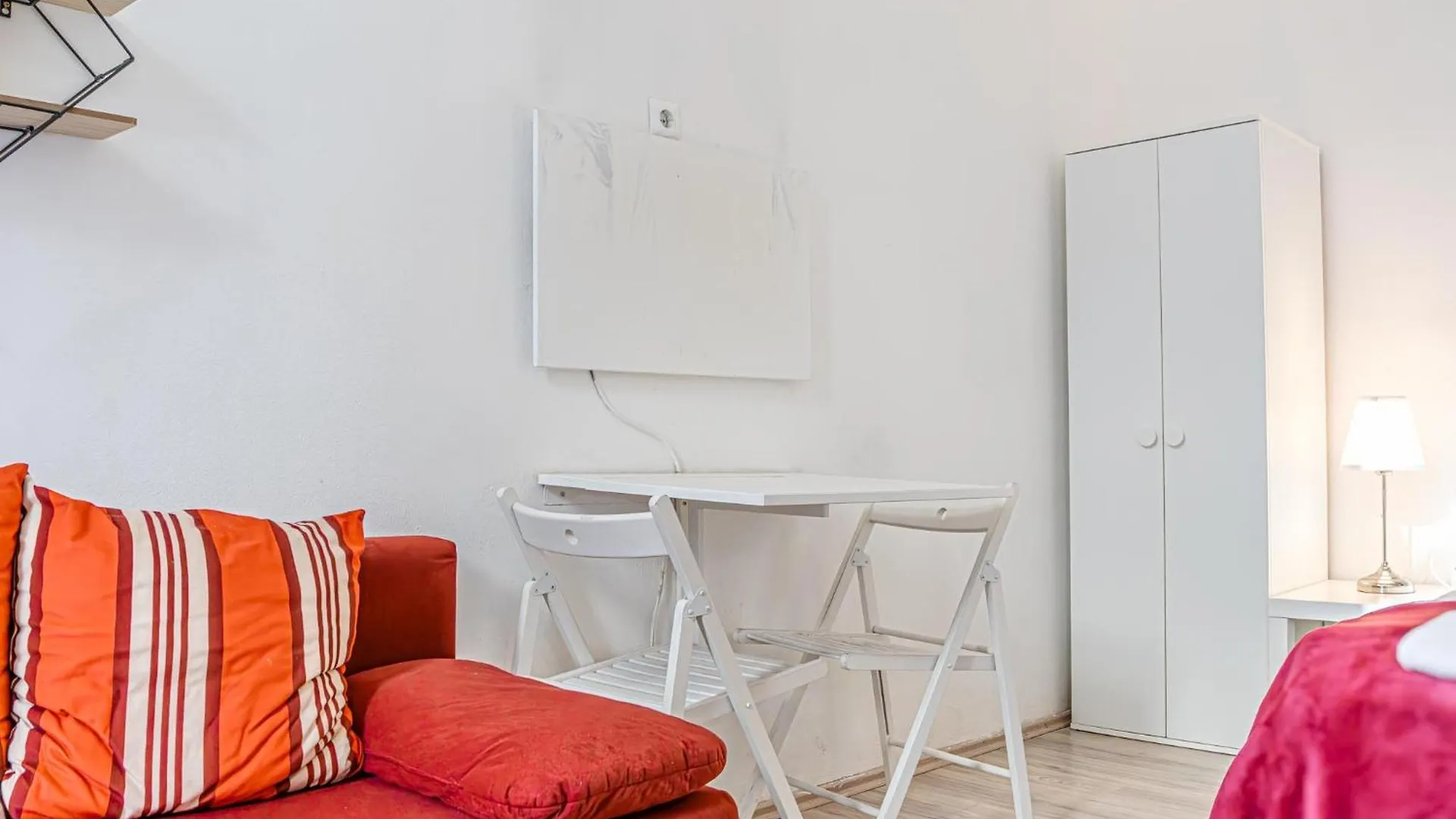 Apartament Sleek Studio Apt - Suitable For Longstays Wiedeń Austria