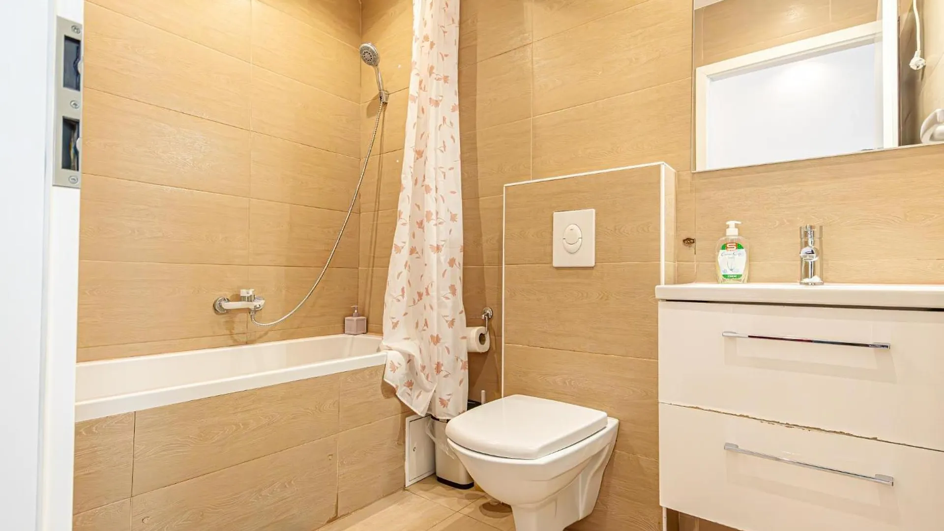 Sleek Studio Apt - Suitable For Longstays Wiedeń Apartament